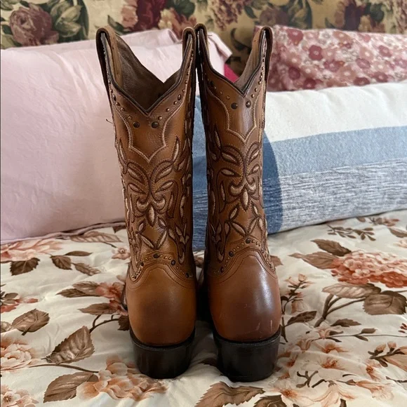 WOMEN'S ROUND UP HOLLY PERFORMANCE WESTERN BOOTS - BROAD SQUARE TOE - Picture 4 of 12